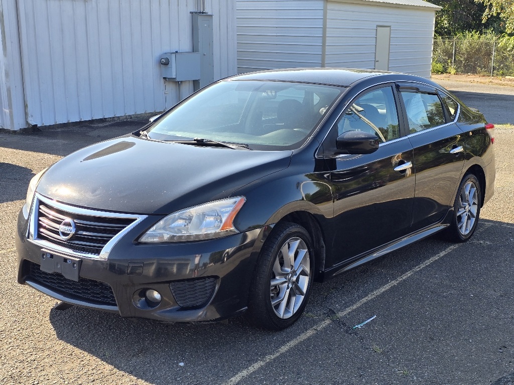 2013 Nissan Sentra SR photo 2