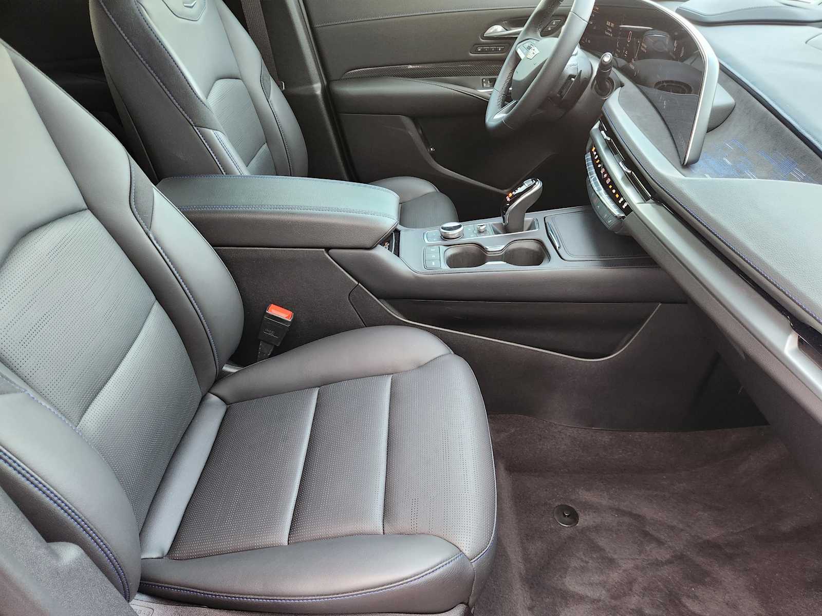 2025 Cadillac XT4 Sport photo 10
