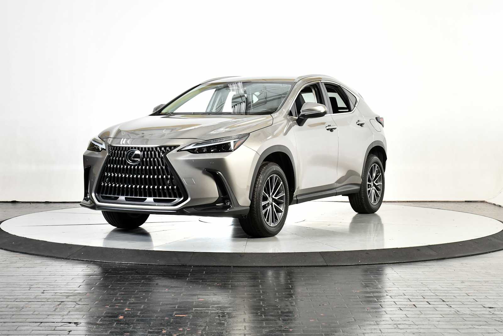 2025 Lexus NX 250's photo