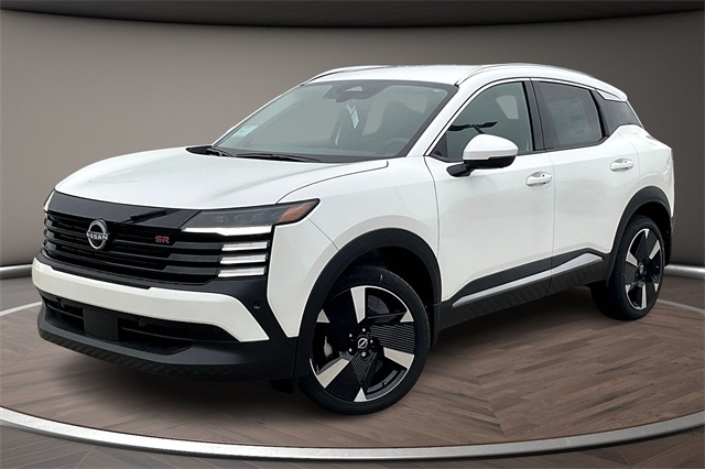 2025 Nissan Kicks SR's photo