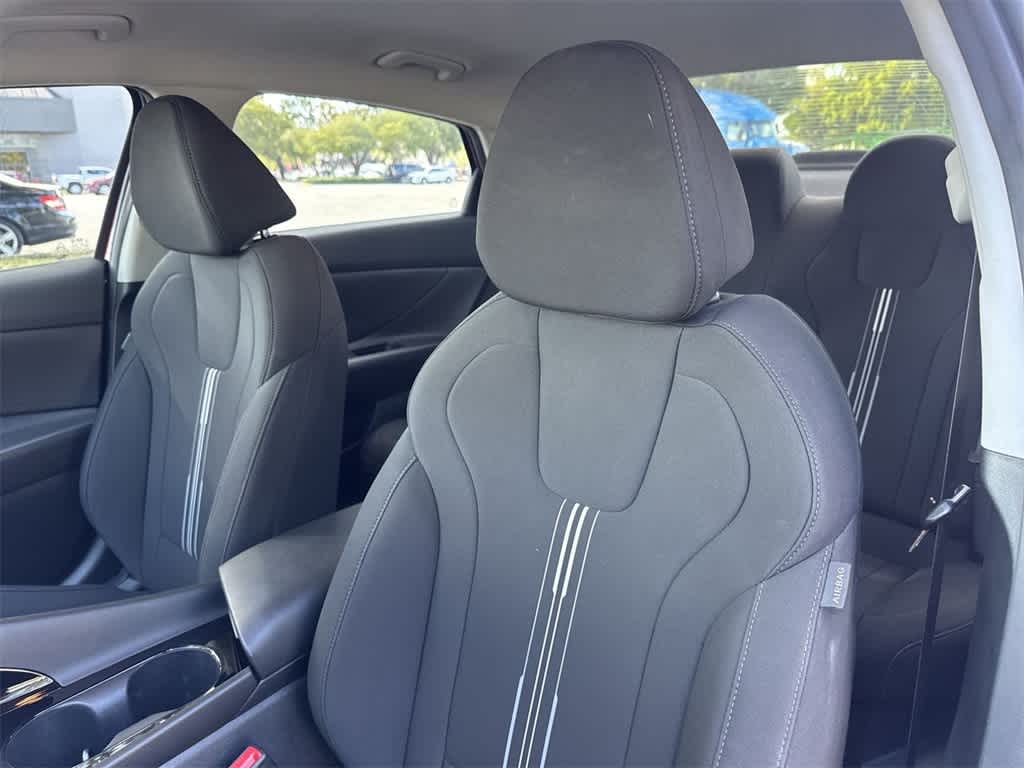 2024 Hyundai Elantra Hybrid Blue photo 11