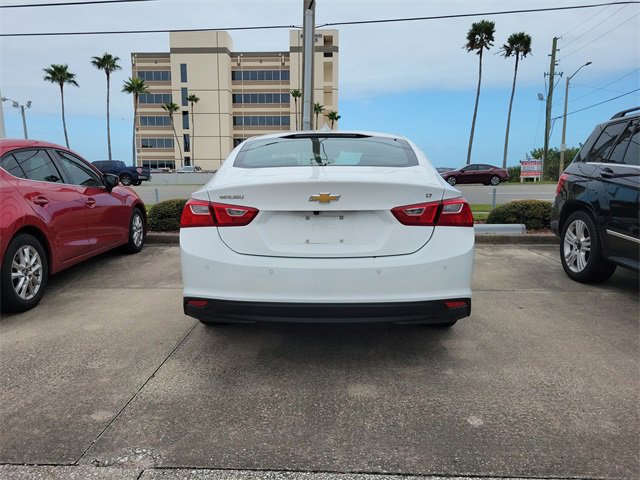 2024 Chevrolet Malibu 1LT photo 2