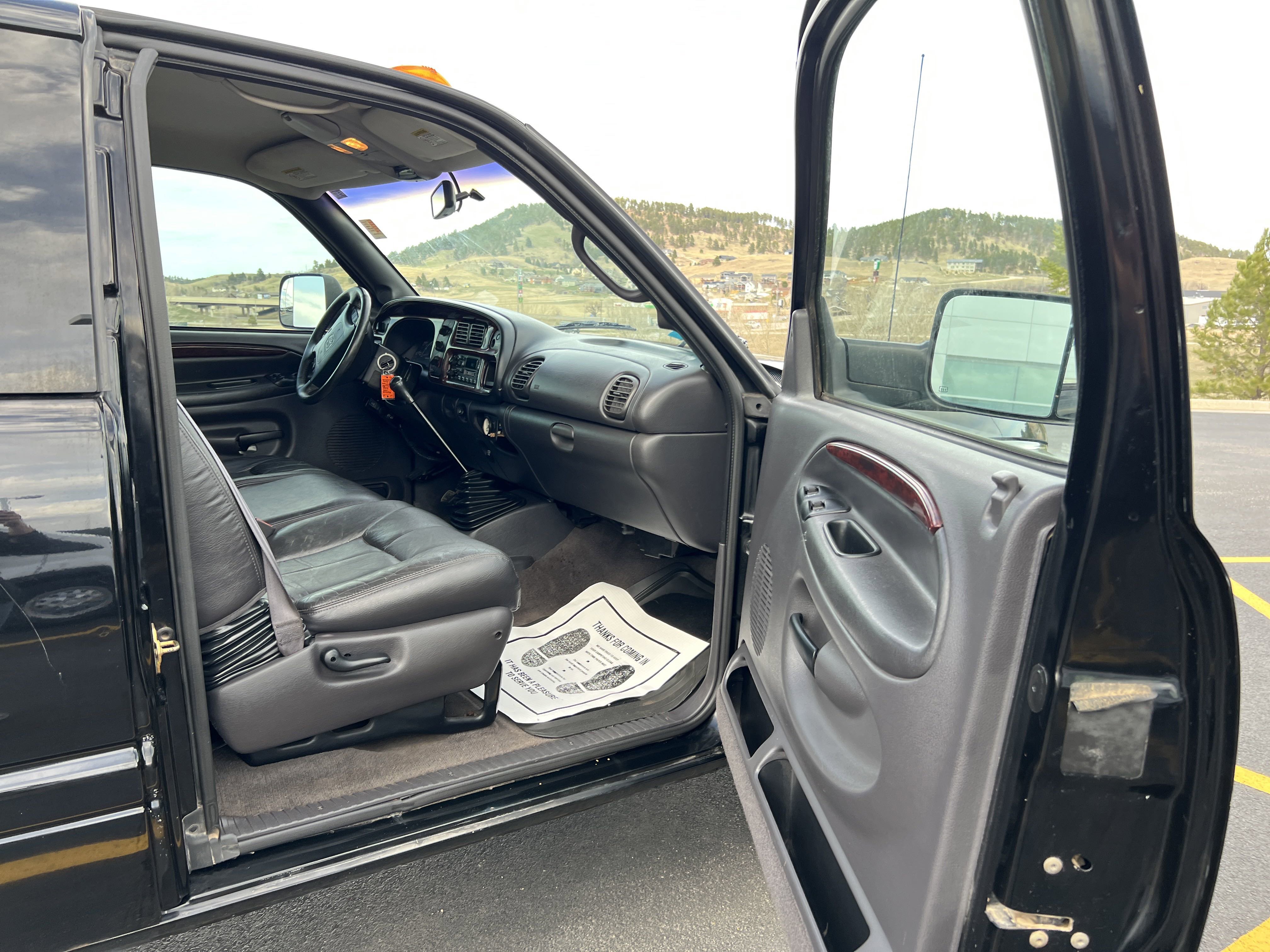 1999 Dodge Ram 3500 SLT photo 3