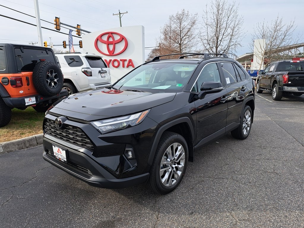 2025 Toyota RAV4 XLE Premium's photo
