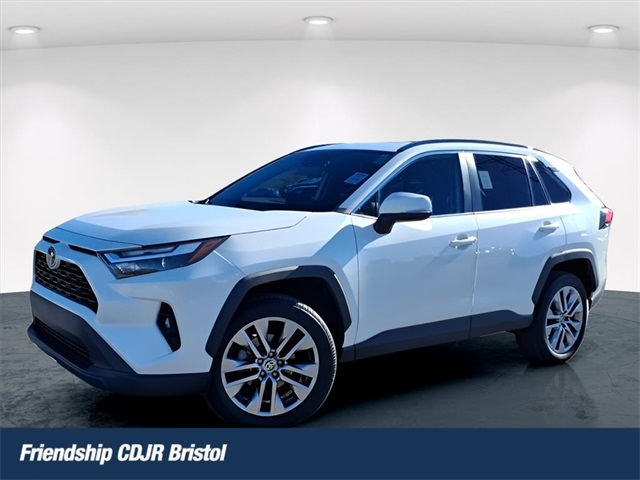 2022 Toyota RAV4 XLE Premium's photo