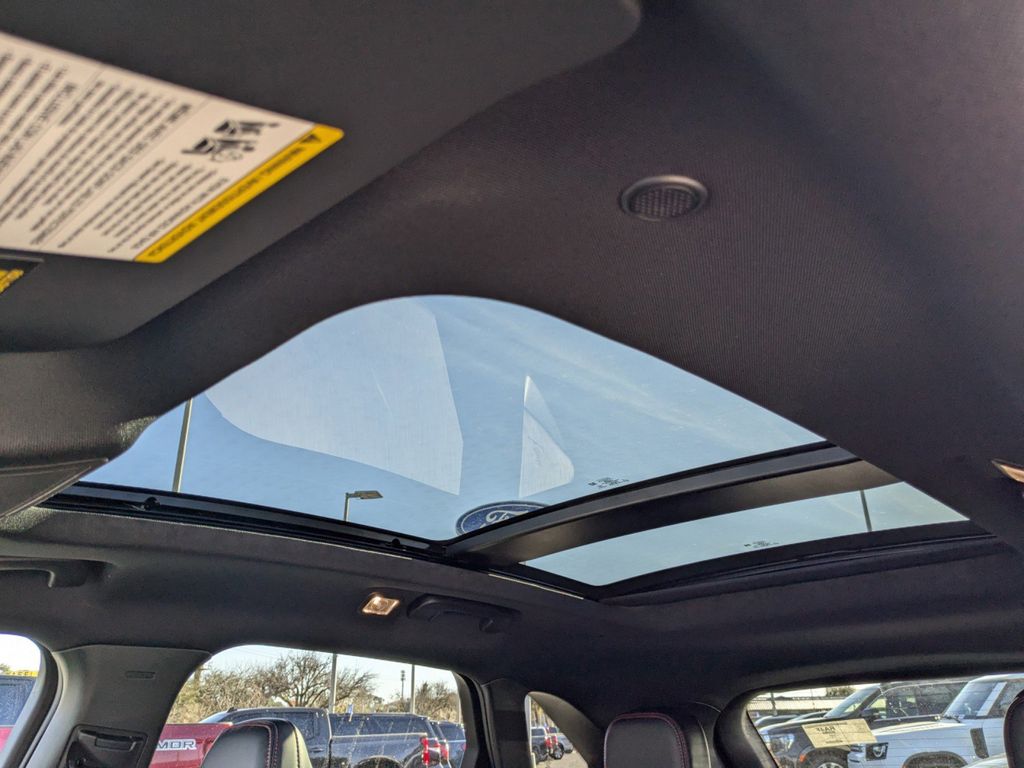 2025 Ford Escape Hybrid ST-Line Select photo 13