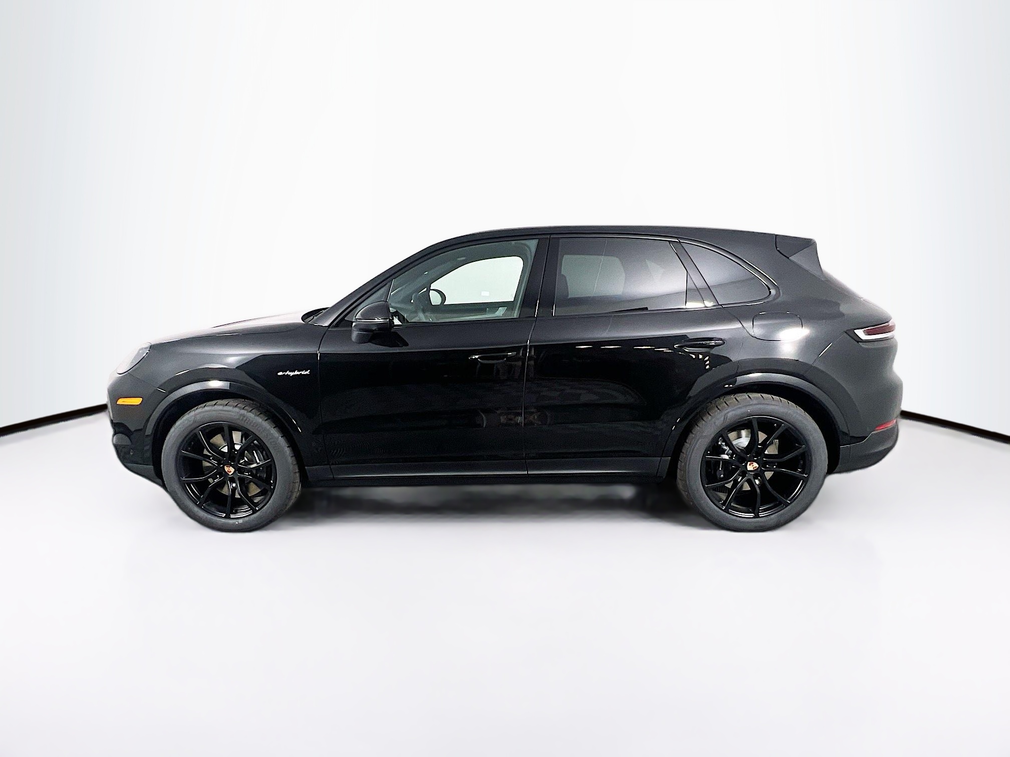 2026 Porsche Cayenne E-Hybrid photo 2