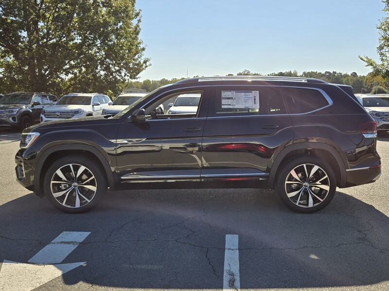 2026 Volkswagen Atlas SEL Premium R-Line photo 4