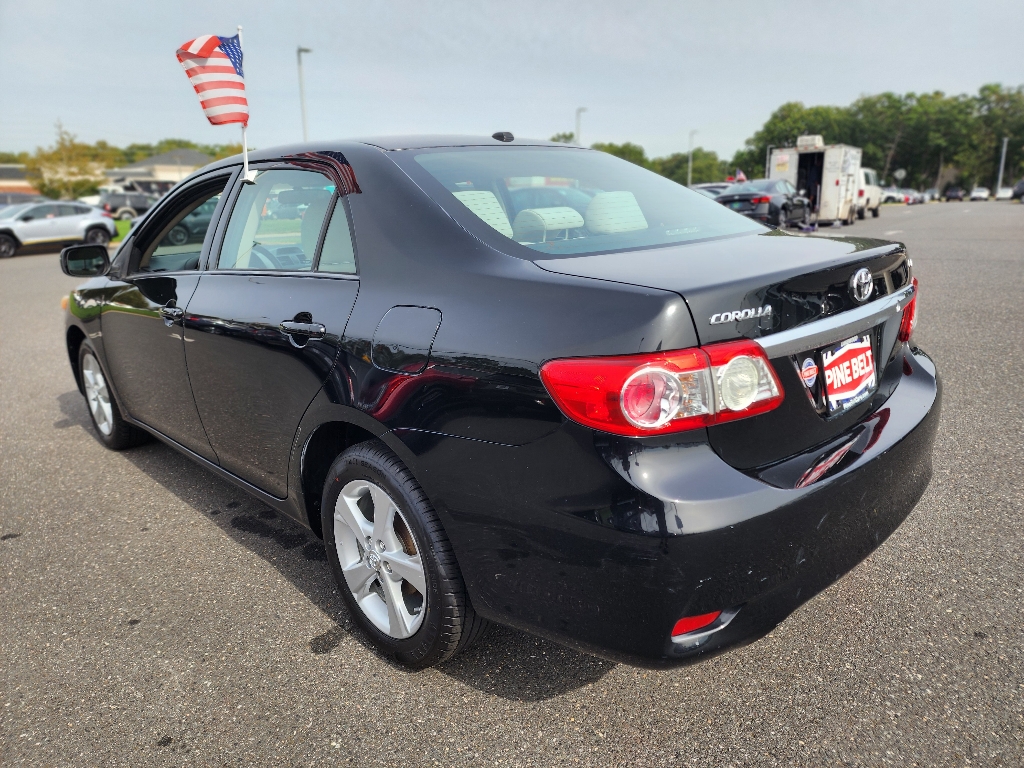 2012 Toyota Corolla LE photo 10