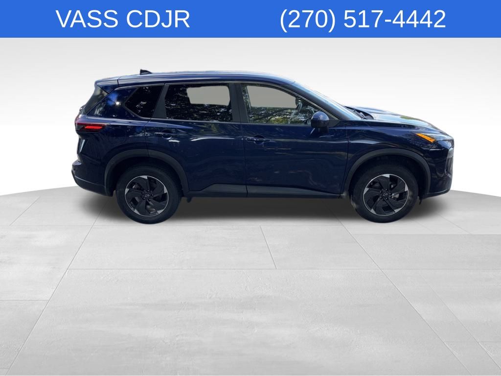 2024 Nissan Rogue SV photo 4