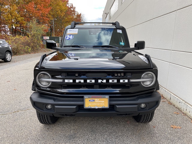2024 Ford Bronco Outer Banks photo 2