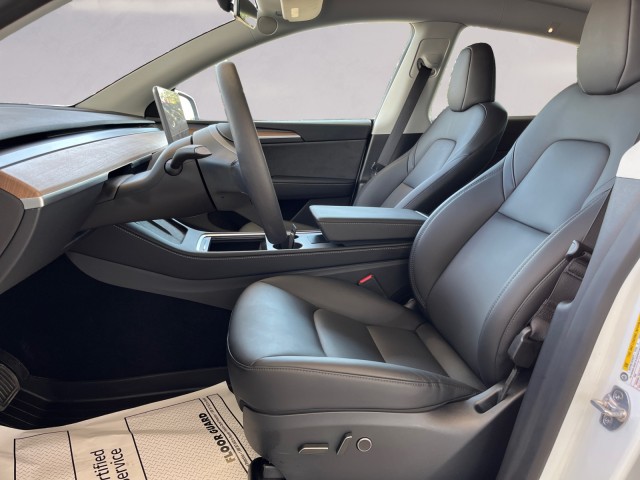 2025 Tesla Model Y Long Range photo 9