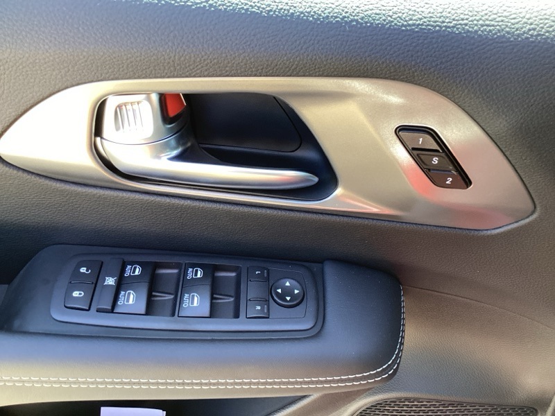 2025 Chrysler Pacifica photo 19