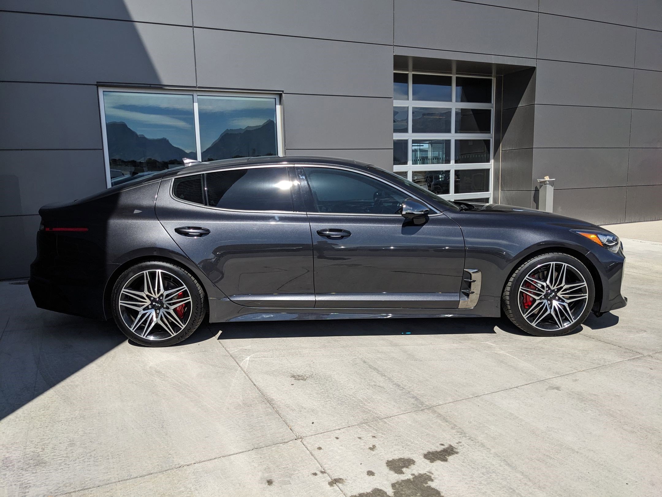 2022 Kia Stinger GT2 photo 4