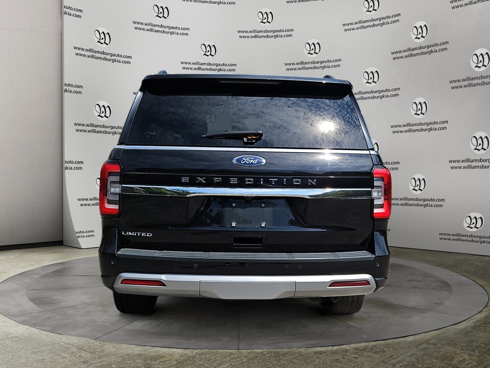 2024 Ford Expedition Limited photo 4