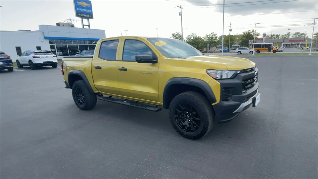 2023 Chevrolet Colorado Trail Boss photo 2