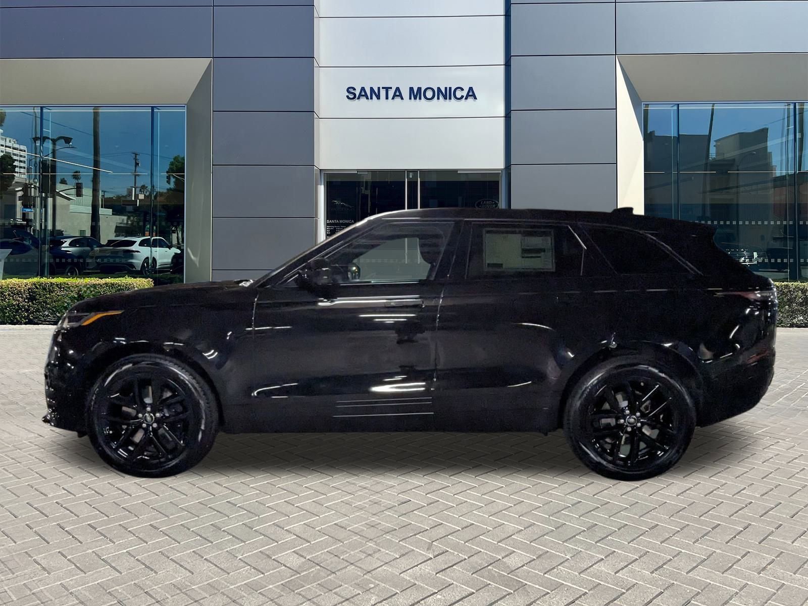 2026 Land Rover Range Rover Velar SE photo 4