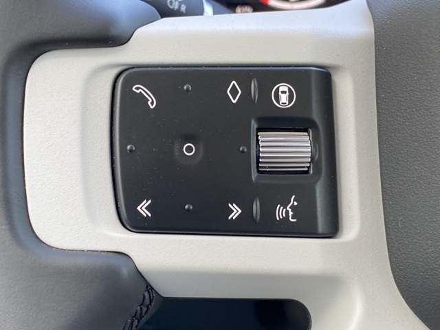 2025 Land Rover Defender 130 S photo 24