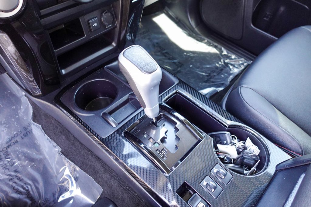 2020 Toyota 4Runner TRD Off-Road Premium photo 23