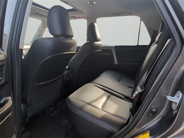 2014 Toyota 4Runner SR5 photo 27