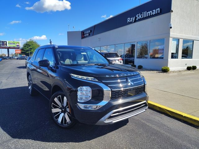 2025 Mitsubishi Outlander SEL's photo