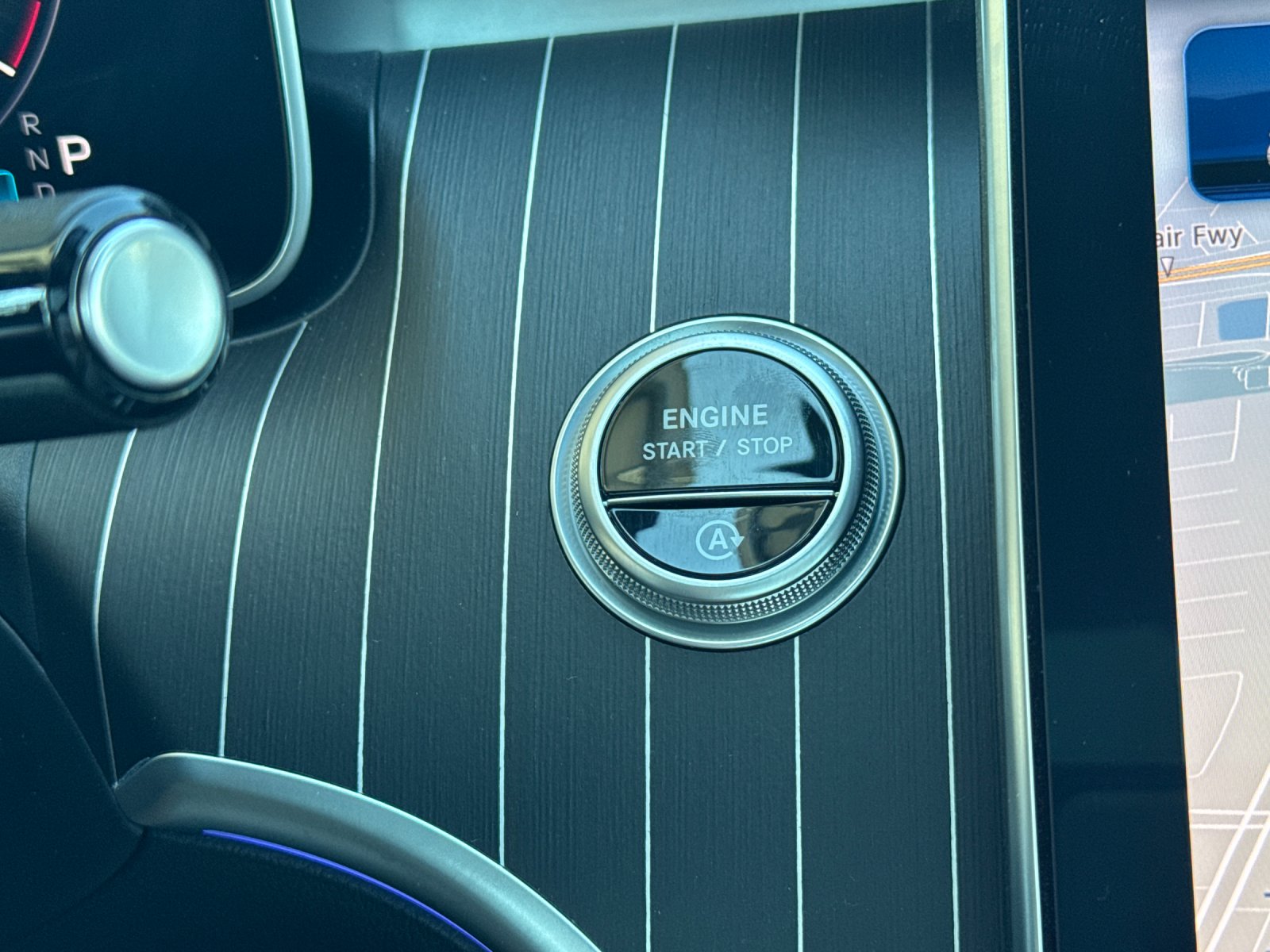 2025 Mercedes Benz C 300 photo 26