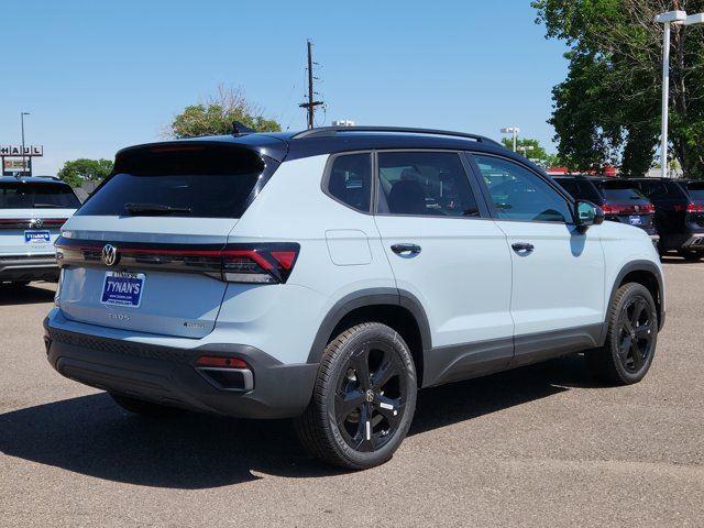 2025 Volkswagen Taos SE photo 3