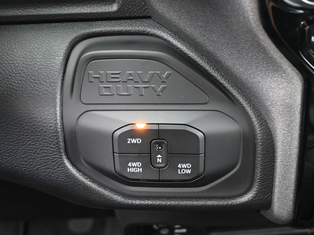 2025 Ram 2500 Tradesman photo 2