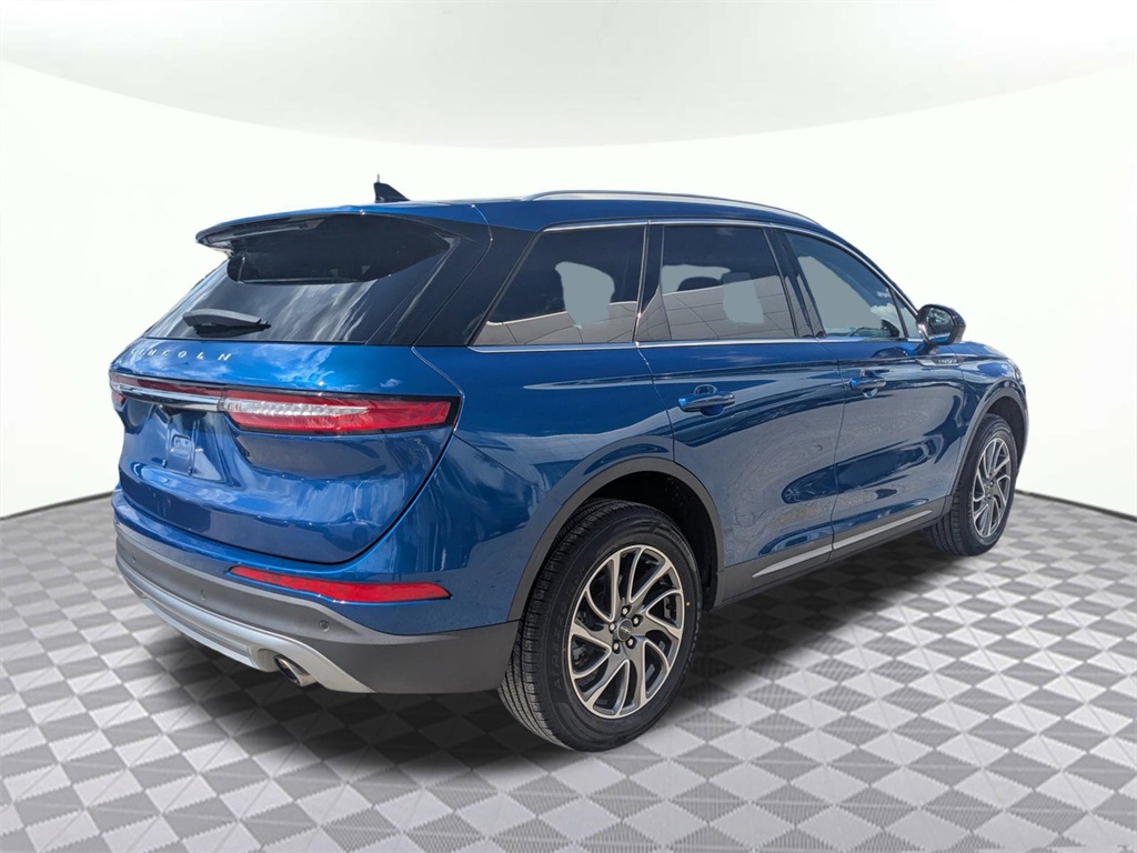 2021 Lincoln Corsair Standard photo 3