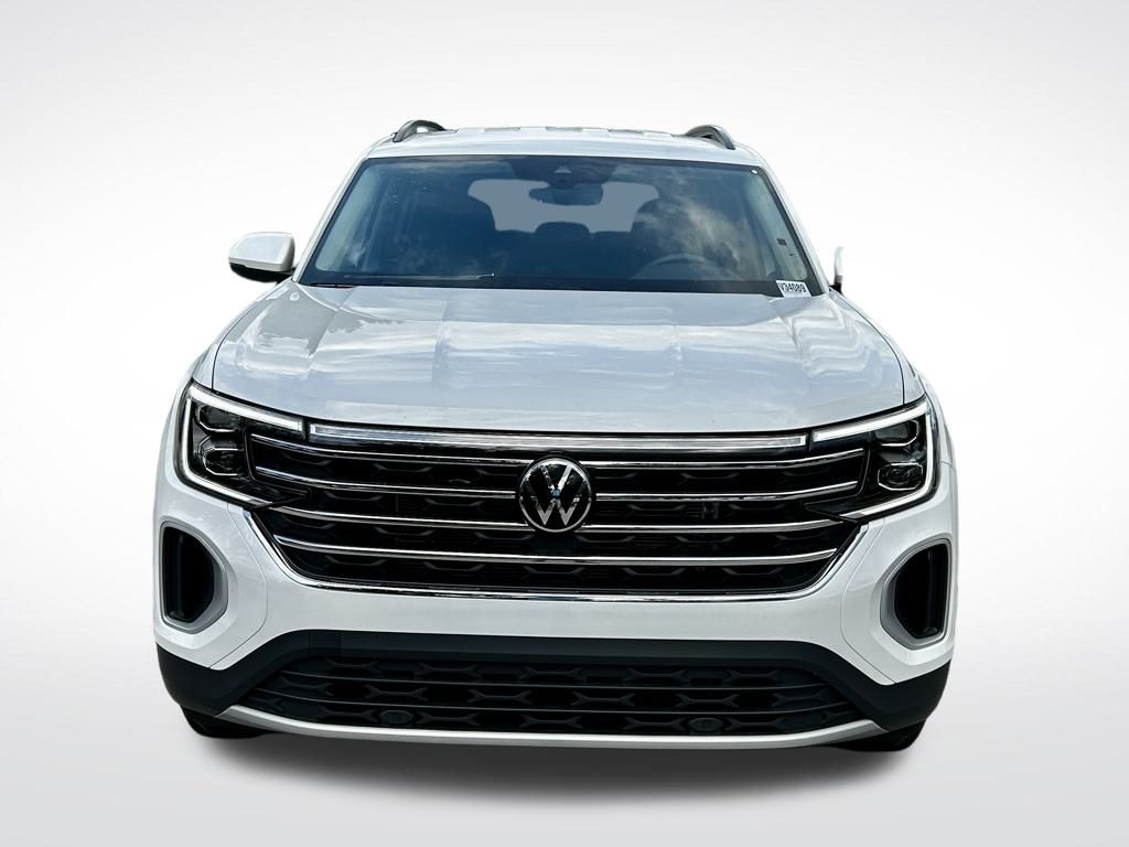 2026 Volkswagen Atlas SE photo 2