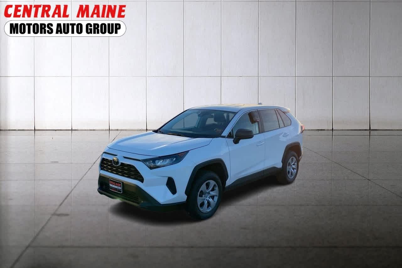 2022 Toyota RAV4 LE's photo