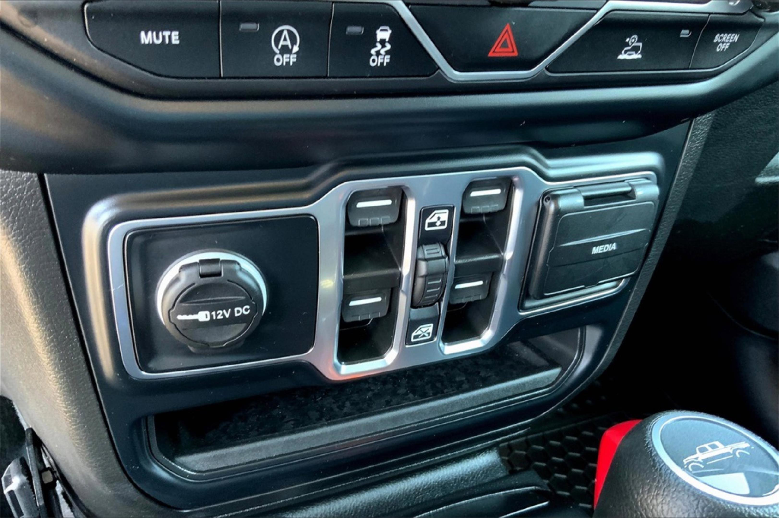 2023 Jeep Gladiator Sport photo 32