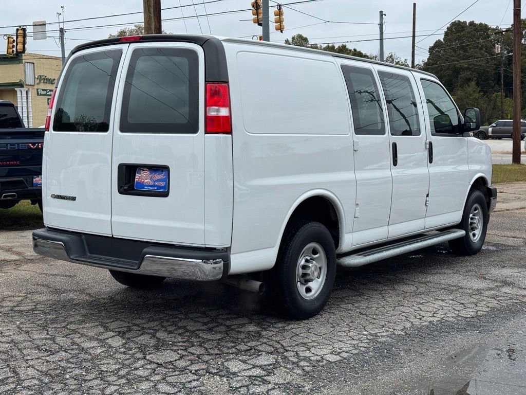 2024 Chevrolet Express Cargo 2500 photo 3
