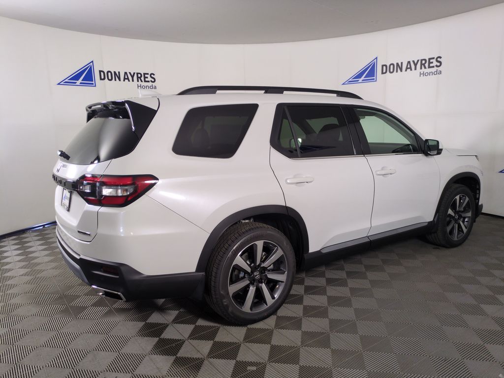 2025 Honda Pilot Touring photo 5