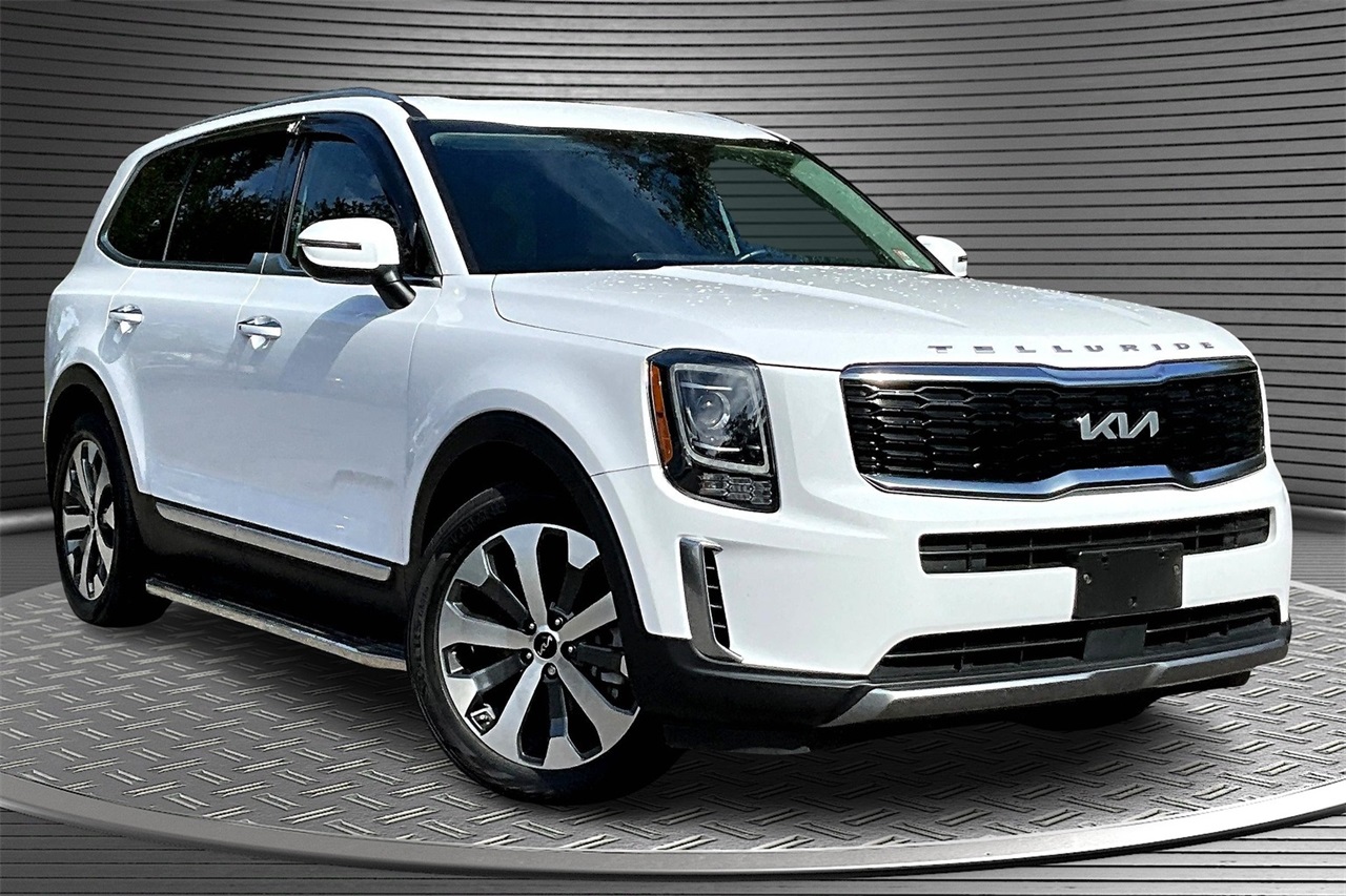 2022 Kia Telluride S photo 3