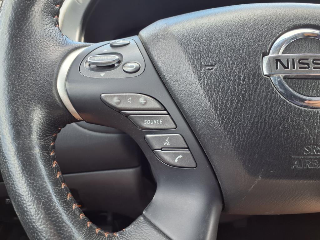 2020 Nissan Pathfinder SL photo 28