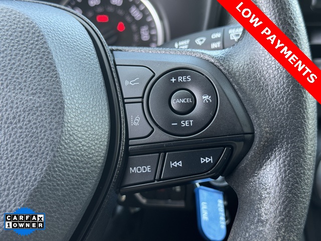 2022 Toyota RAV4 LE photo 8