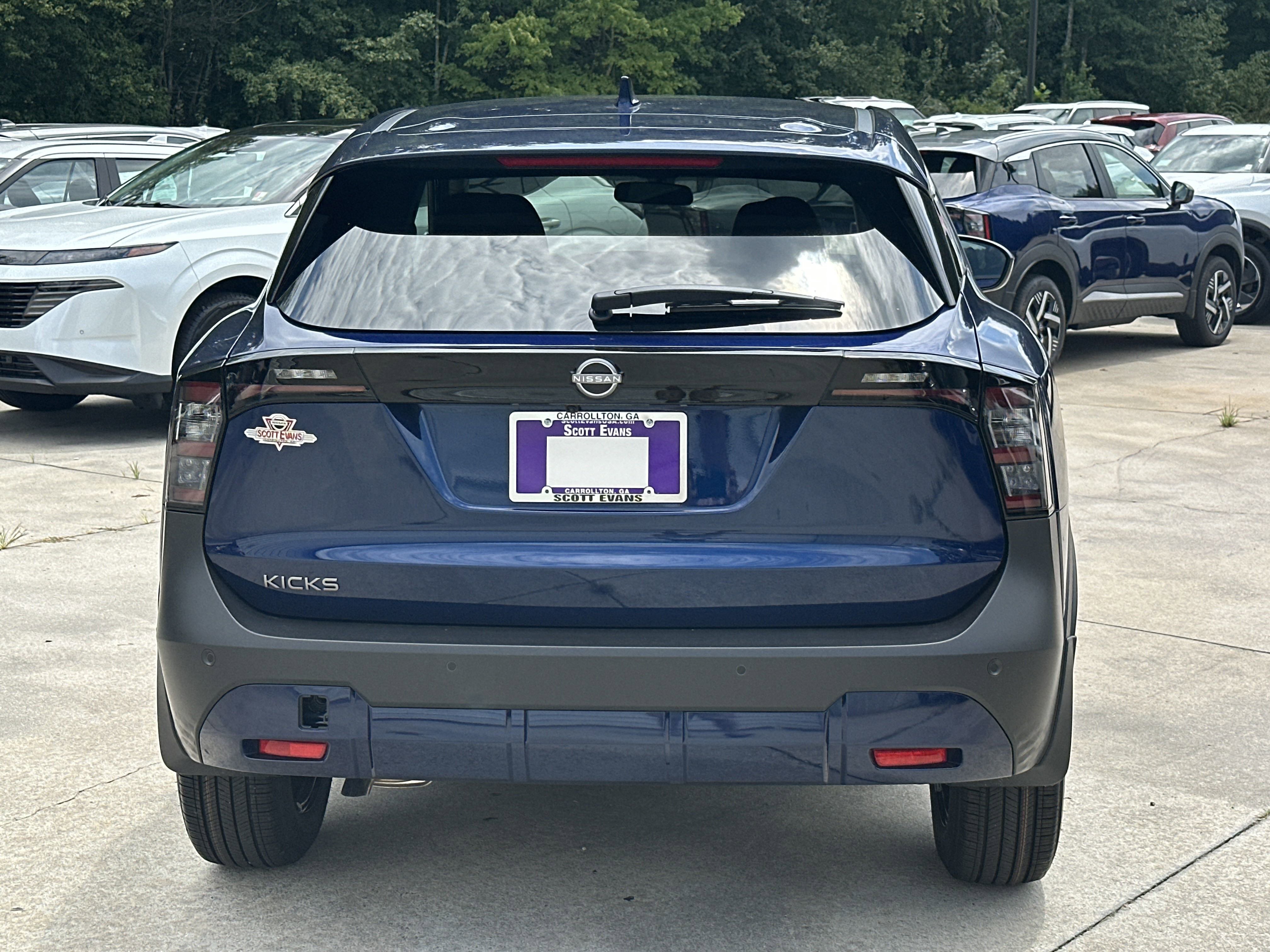 2025 Nissan Kicks SV photo 4
