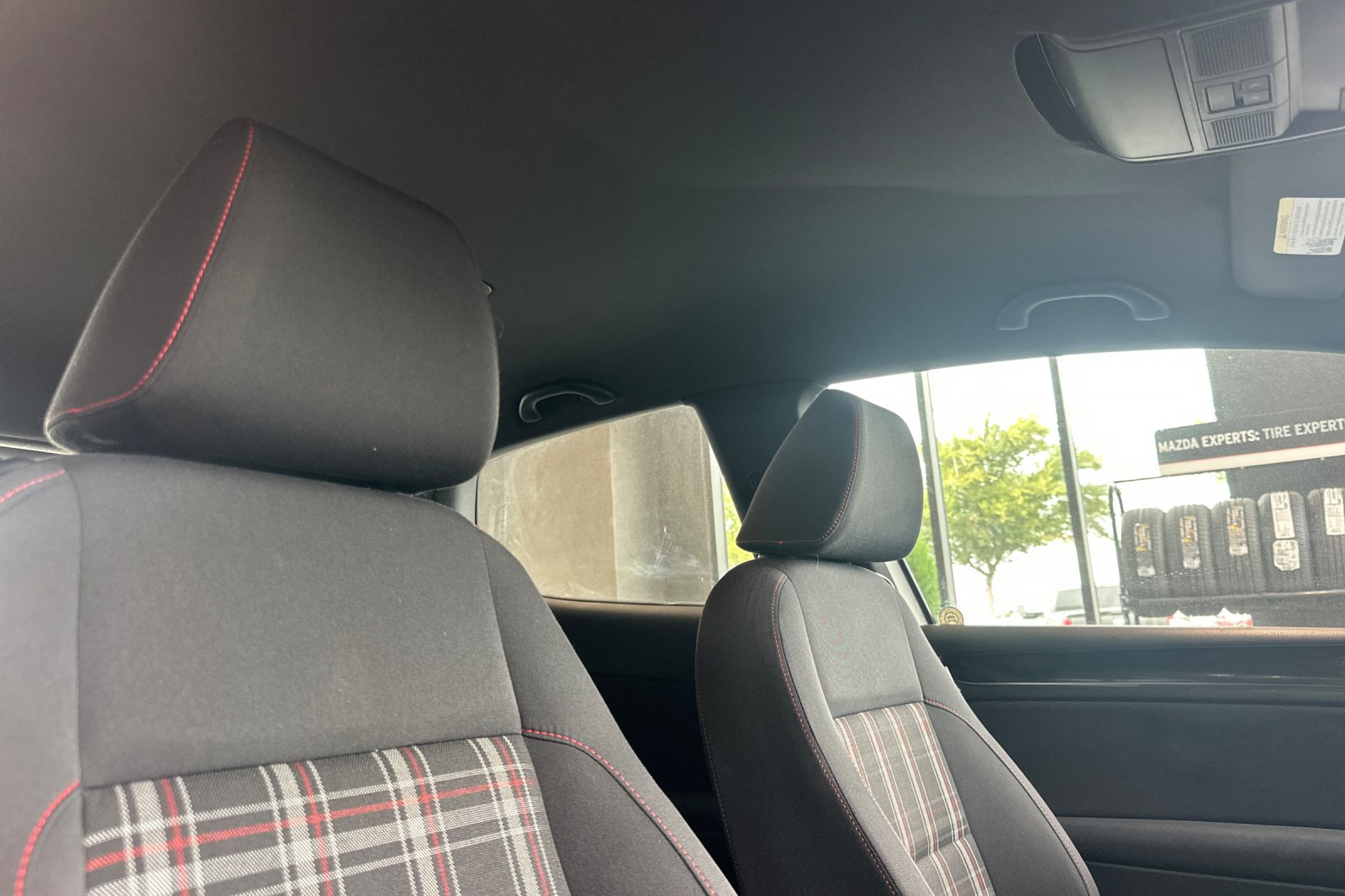 2013 Volkswagen Golf GTI Base photo 12