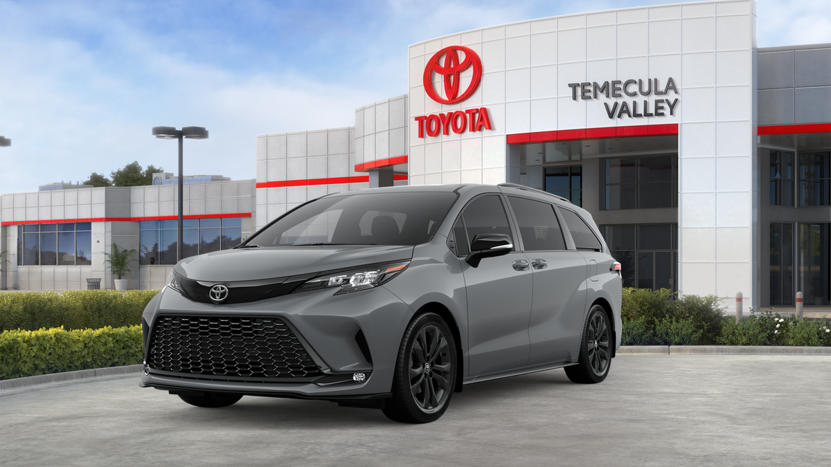 2026 Toyota Sienna XSE's photo