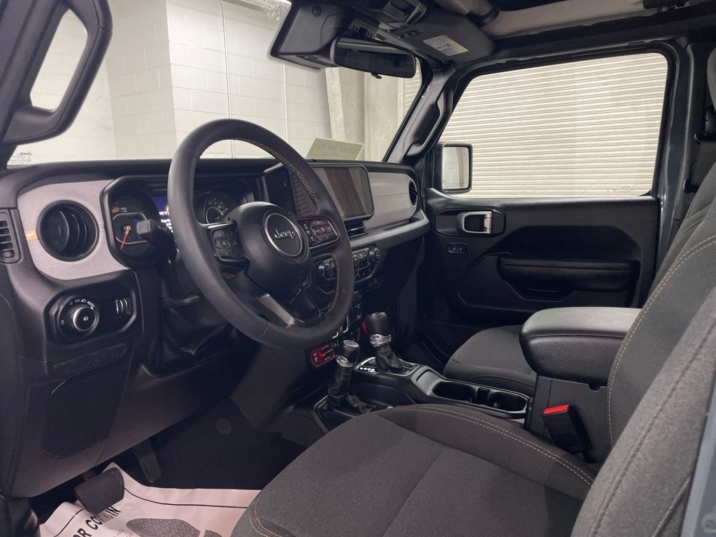 2024 Jeep Wrangler Willys photo 3