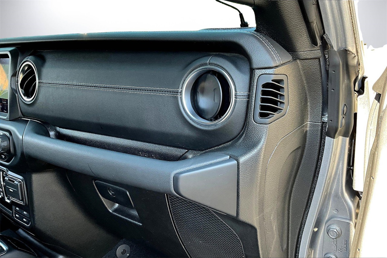 2021 Jeep Wrangler Unlimited Sahara 4xe photo 18