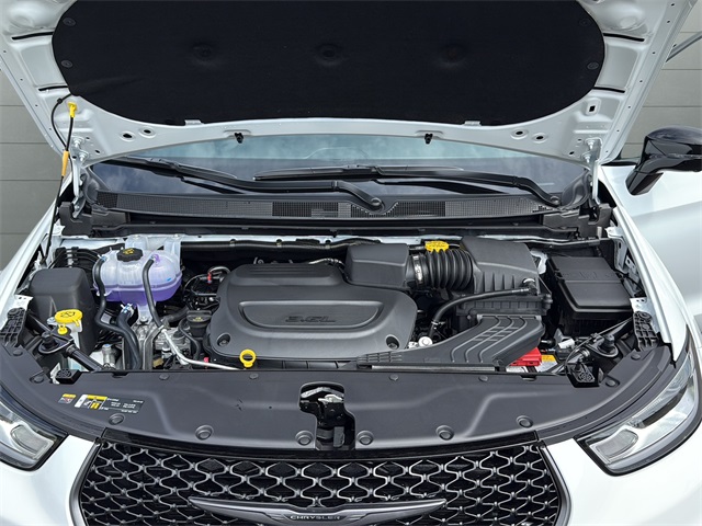 2026 Chrysler Pacifica photo 18