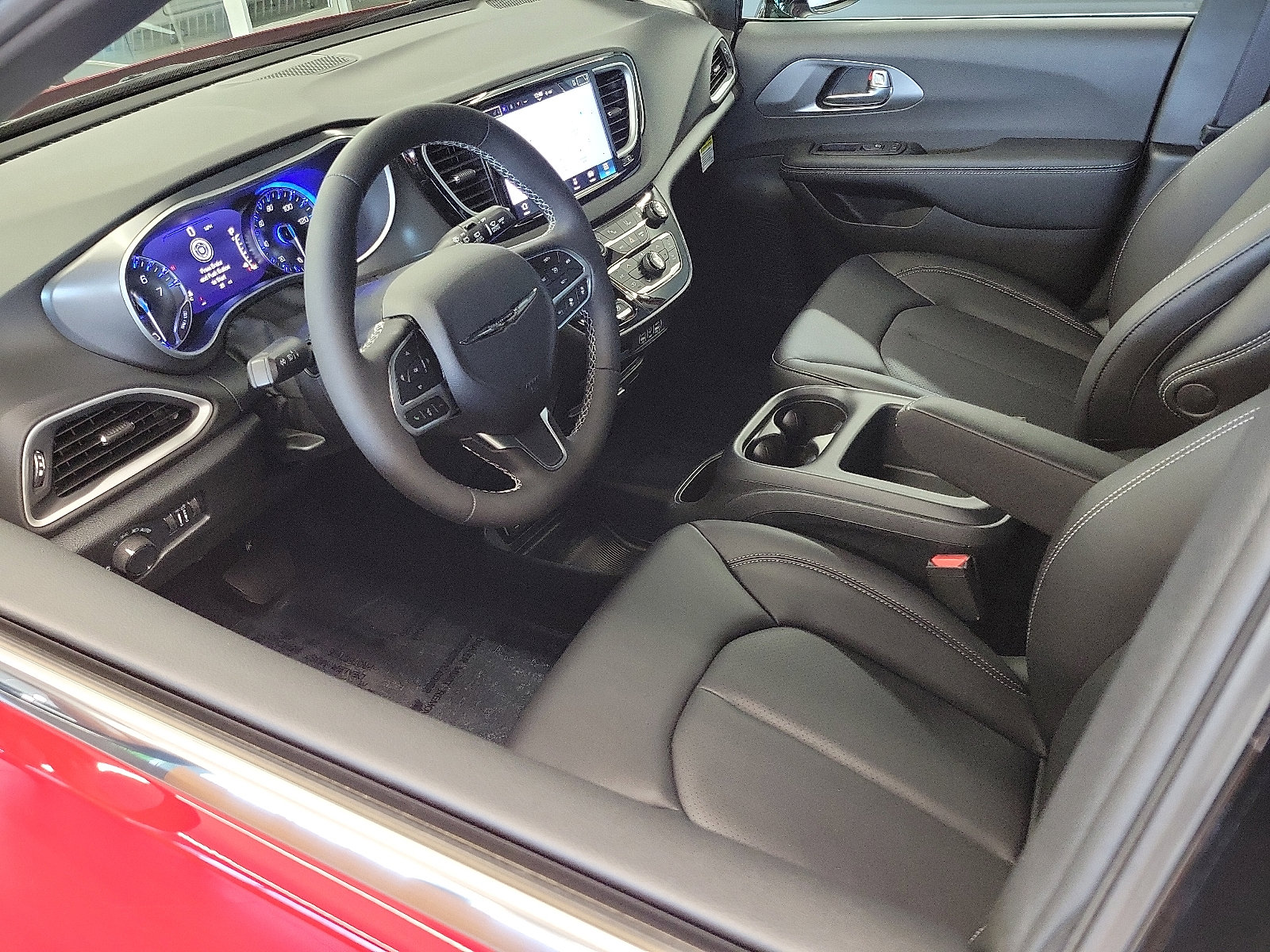 2025 Chrysler Voyager LX photo 3