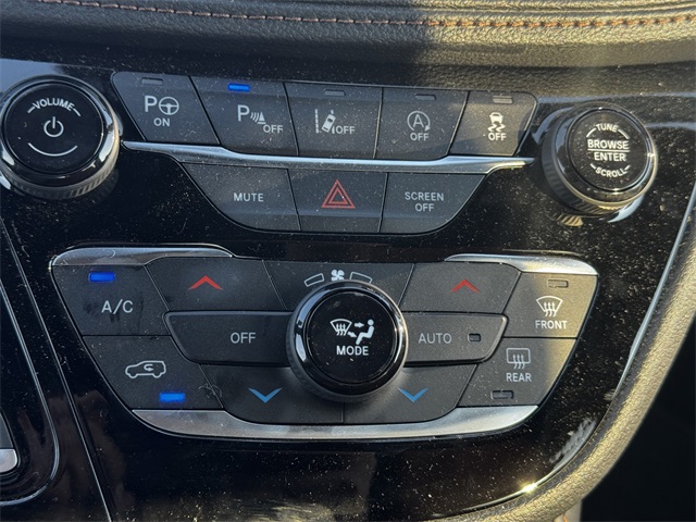 2025 Chrysler Pacifica Pinnacle photo 37