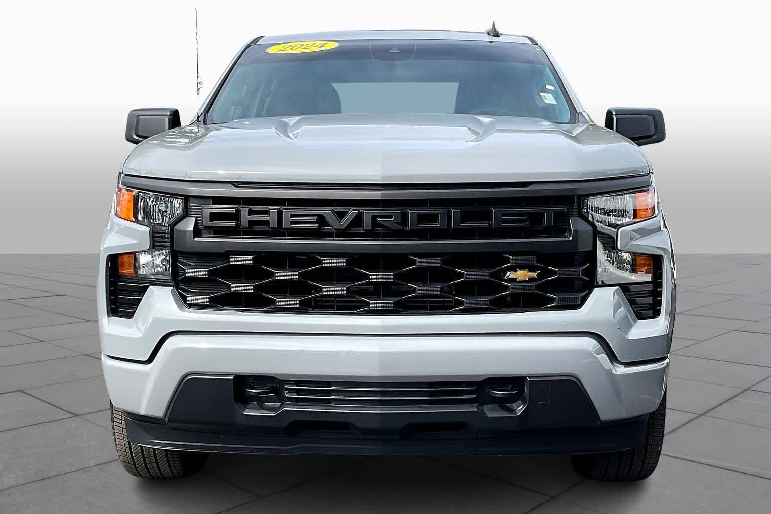 2024 Chevrolet Silverado 1500 Custom photo 3
