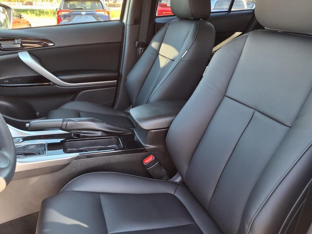 2023 Mitsubishi Eclipse Cross LE photo 9