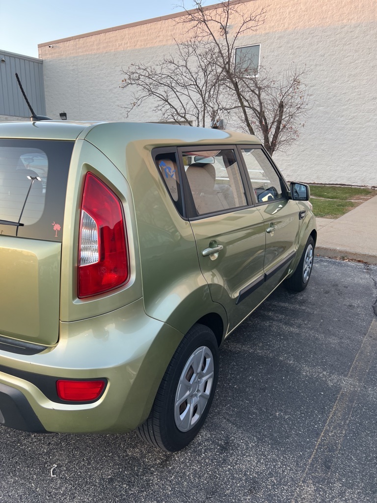 2013 Kia Soul Base photo 2