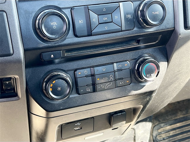2017 Ford F-450 photo 11