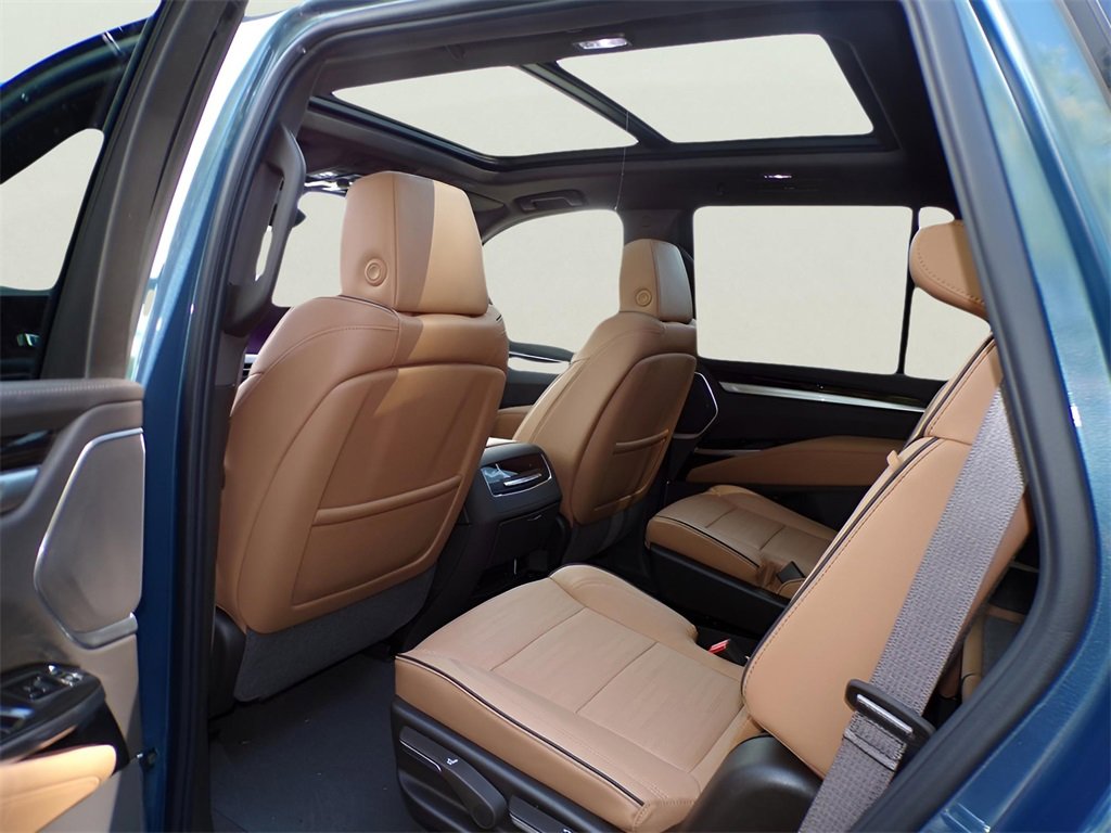 2025 Cadillac Escalade Premium Luxury photo 7